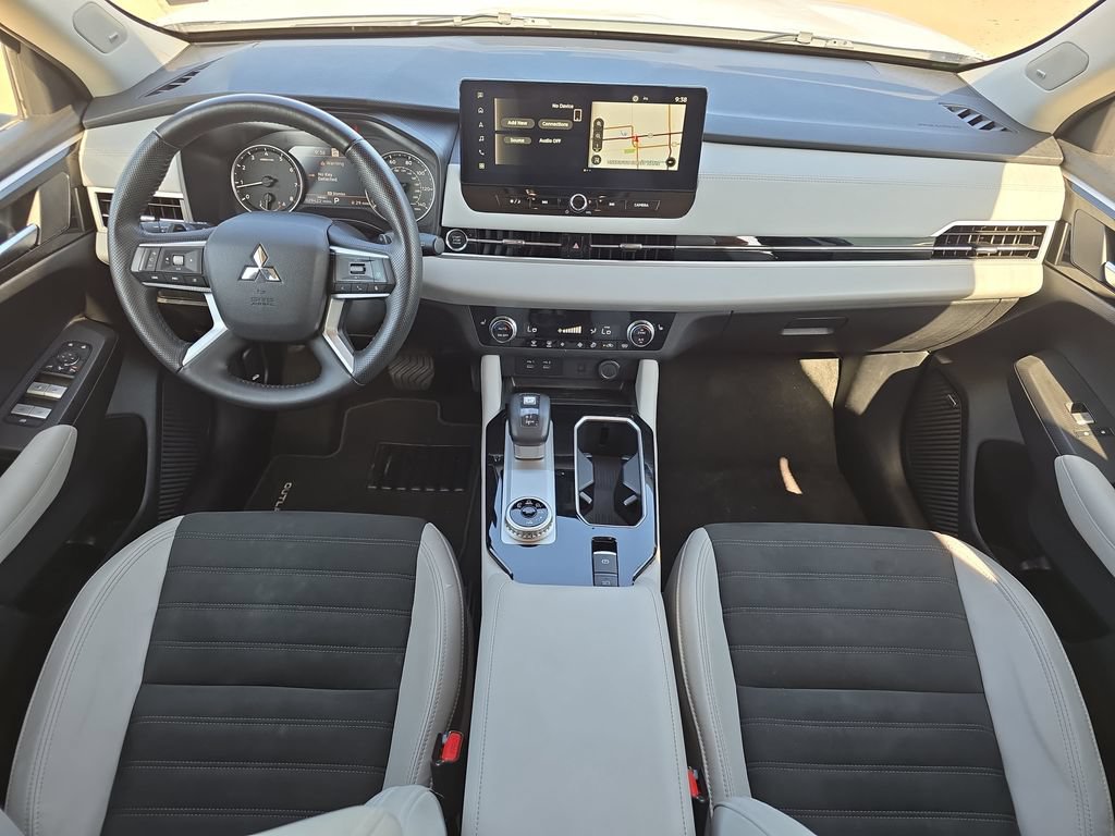 Used 2025 Mitsubishi Outlander SE AWD/4WD image 9