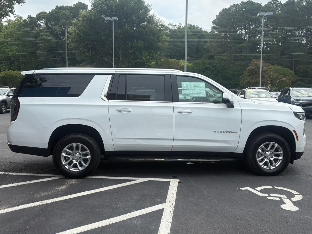 New 2026 Chevrolet Suburban LT w/ Comfort Package AWD/4WD image 4