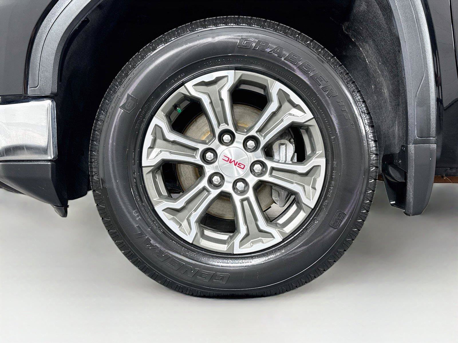Used 2025 GMC Sierra 1500 SLT AWD/4WD image 41