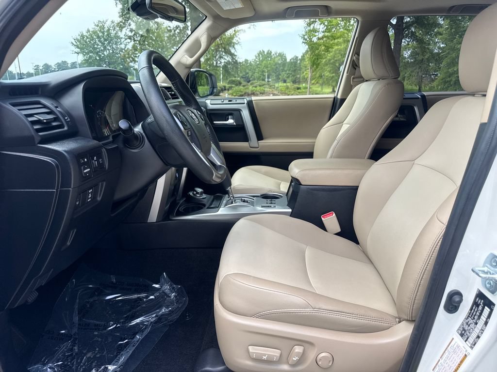 Used 2020 Toyota 4Runner SR5 Premium w/ Moonroof Package AWD/4WD image 12