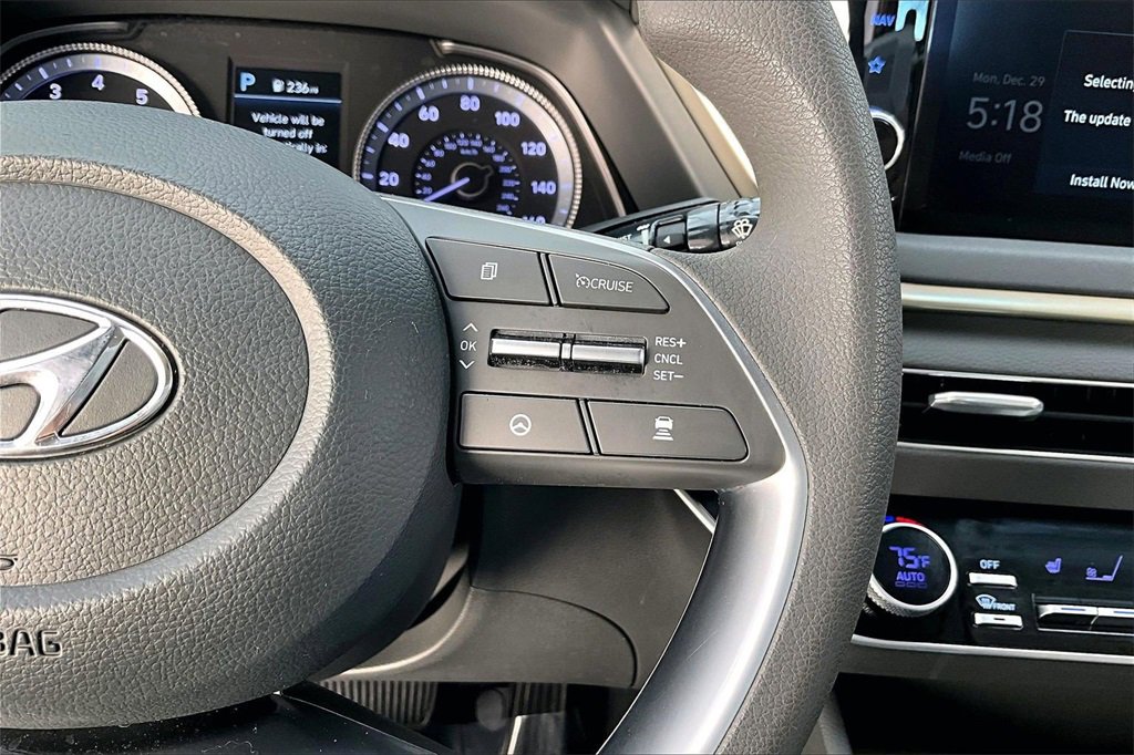 Used 2023 Hyundai Sonata SEL w/ Cargo Package image 19