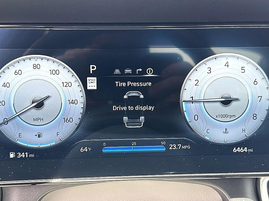 Used 2025 Hyundai Elantra SEL image 16