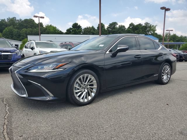 Used 2021 Lexus ES 300h Ultra Luxury w/ Accessory Package FWD image 3