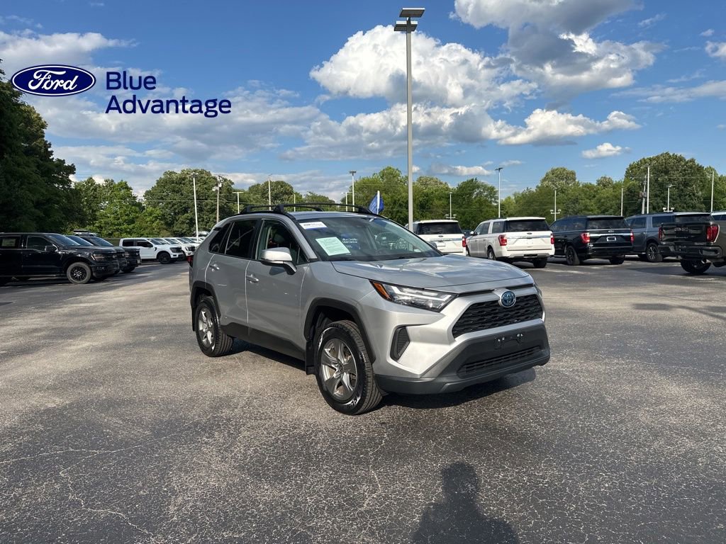 Used 2024 Toyota RAV4 XLE AWD/4WD image 1