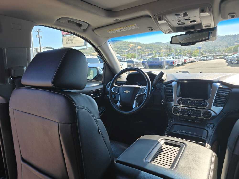 Used 2017 Chevrolet Suburban Premier AWD/4WD image 10