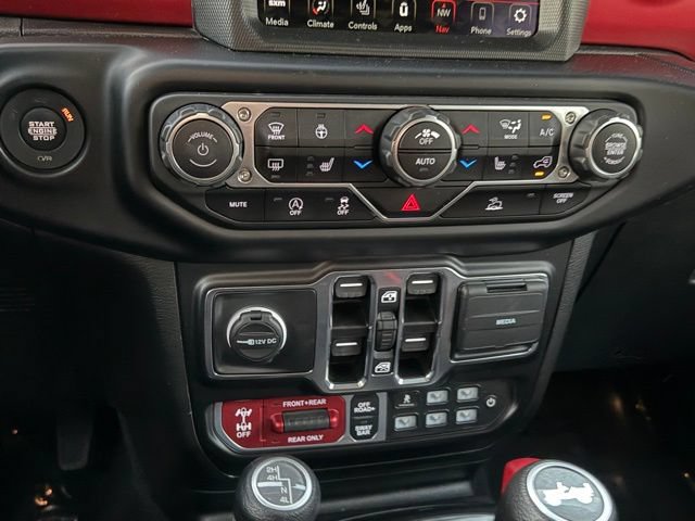 Used 2022 Jeep Wrangler Unlimited Rubicon w/ Cold Weather Group AWD/4WD image 22