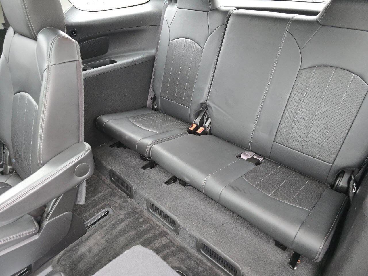 Used 2017 GMC Acadia Limited SLT image 28