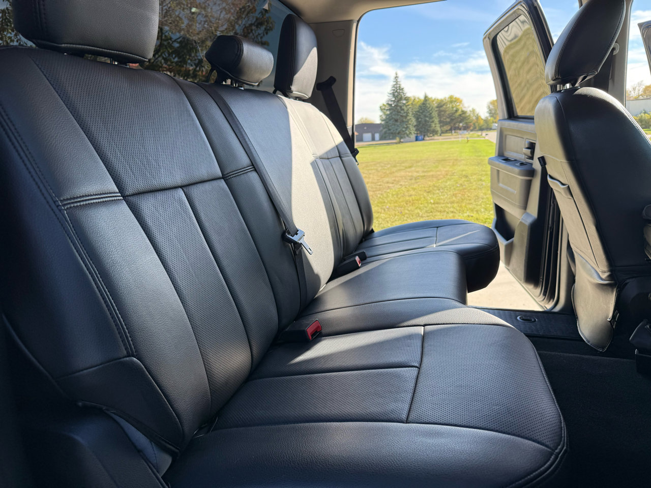Used 2018 RAM 2500 Tradesman w/ Chrome Appearance Group image 20