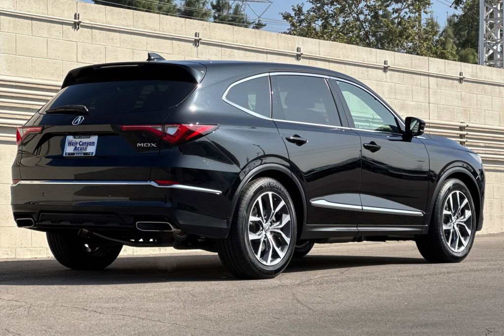 Certified 2023 Acura MDX FWD w/ Technology Package image 8