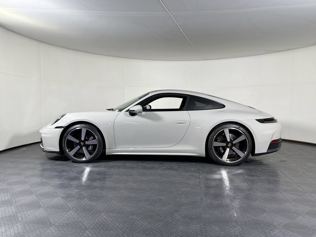 Certified 2025 Porsche 911 Carrera RWD image 2