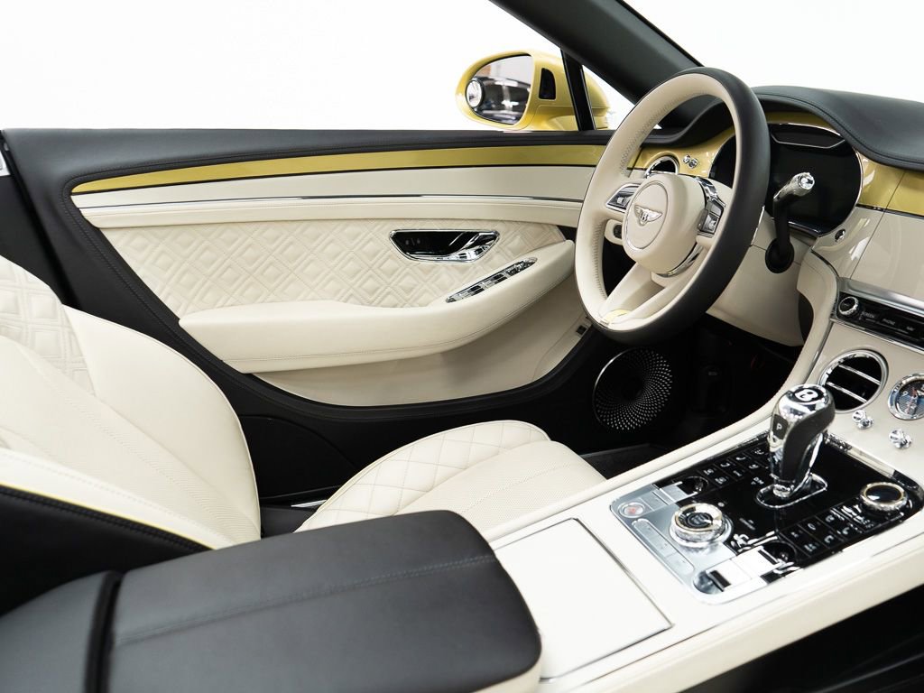 Used 2022 Bentley Continental GT image 32