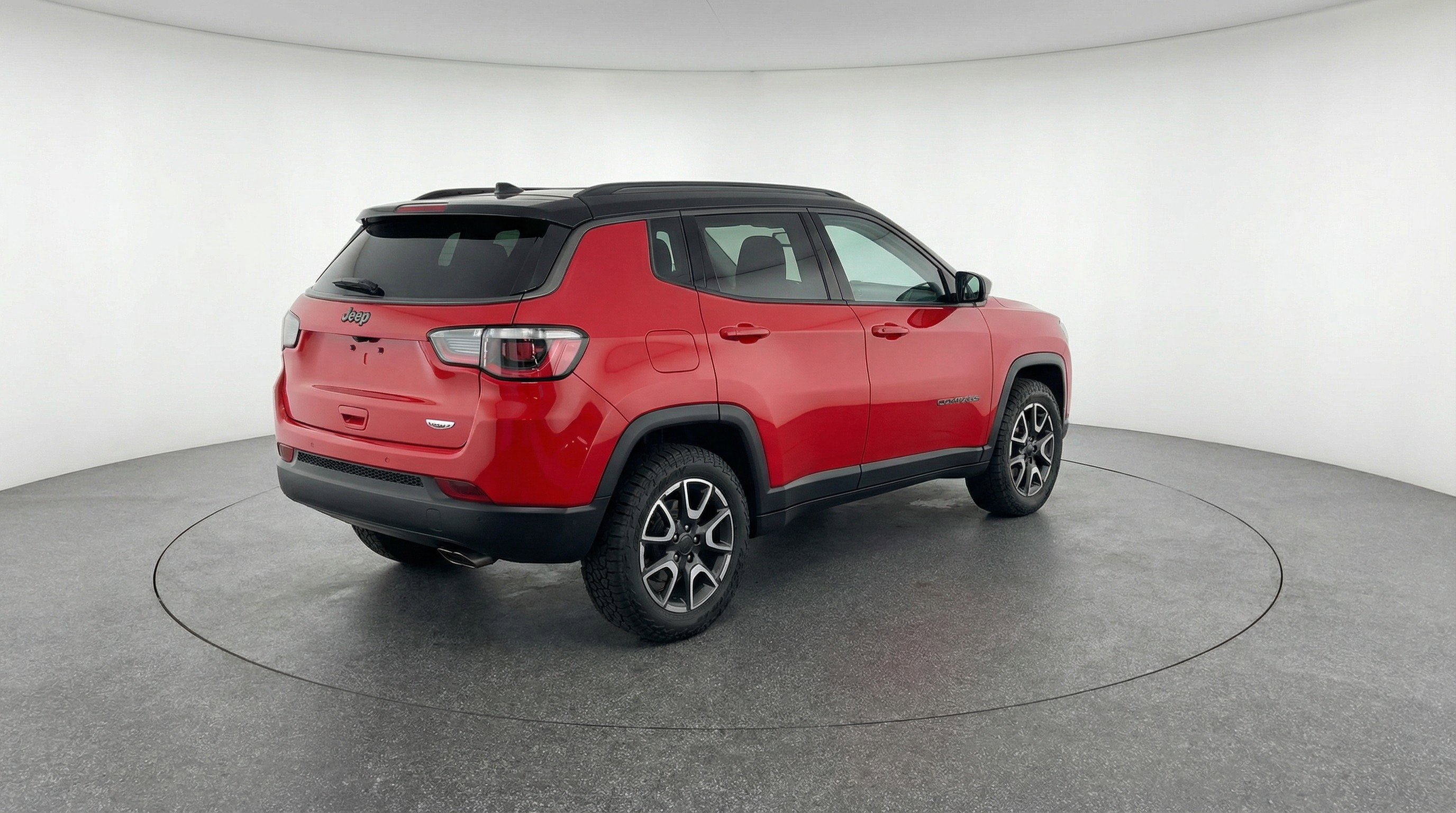 Used 2025 Jeep Compass Trailhawk AWD/4WD image 9