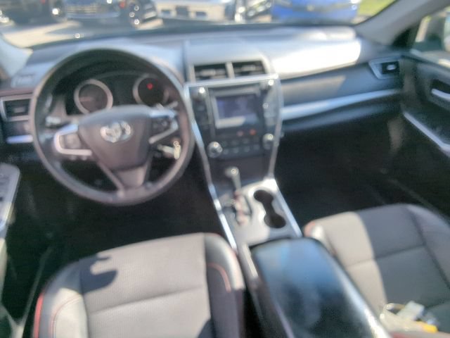 Used 2017 Toyota Camry SE FWD image 16