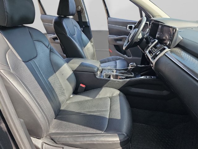 Used 2022 Kia Sorento S w/ Panoramic Sunroof Package FWD image 12