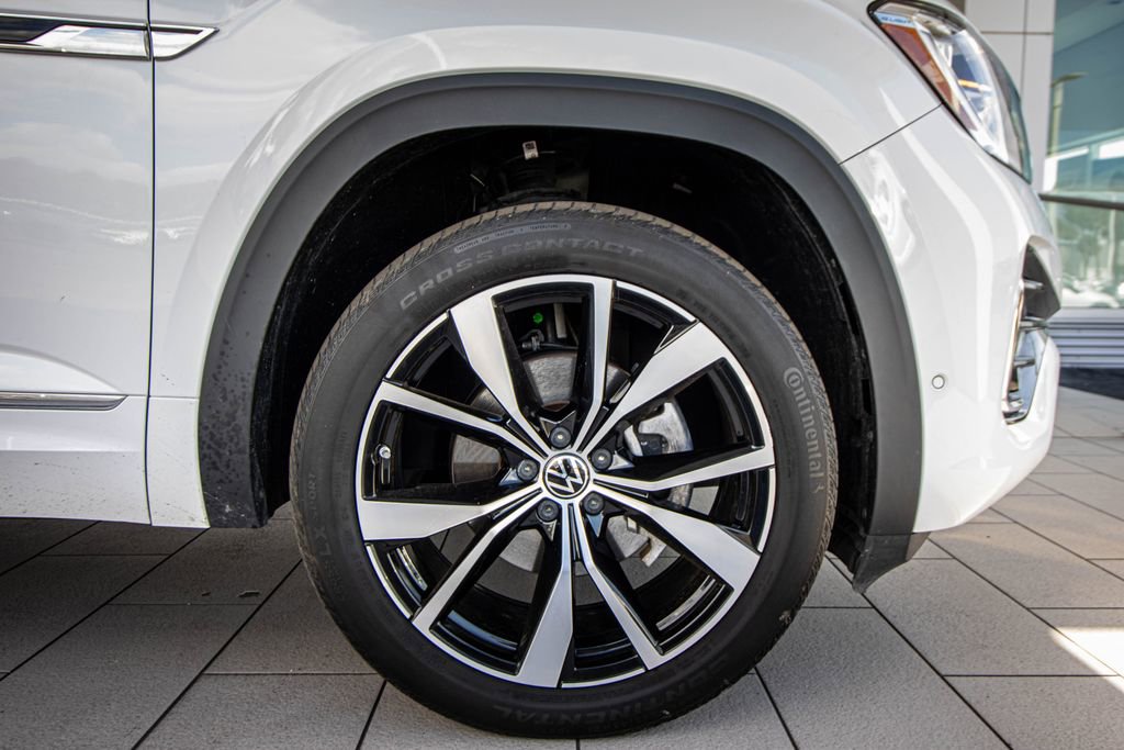 Used 2024 Volkswagen Atlas SEL Premium R-Line image 7