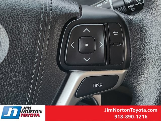 Used 2017 Toyota Sienna LE FWD image 28