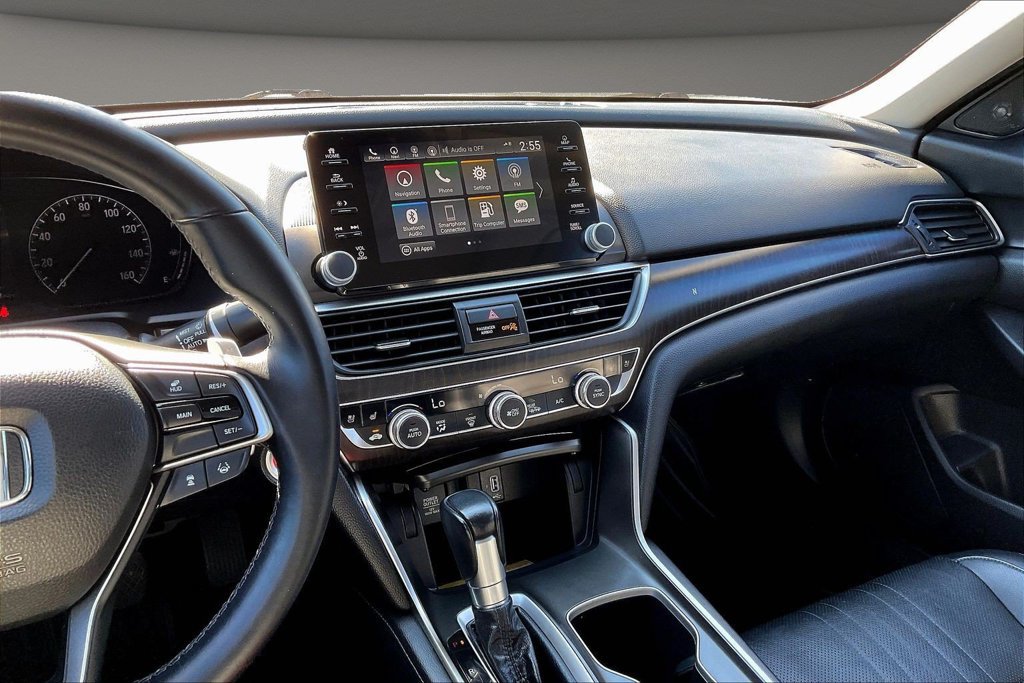 Used 2018 Honda Accord Touring image 12