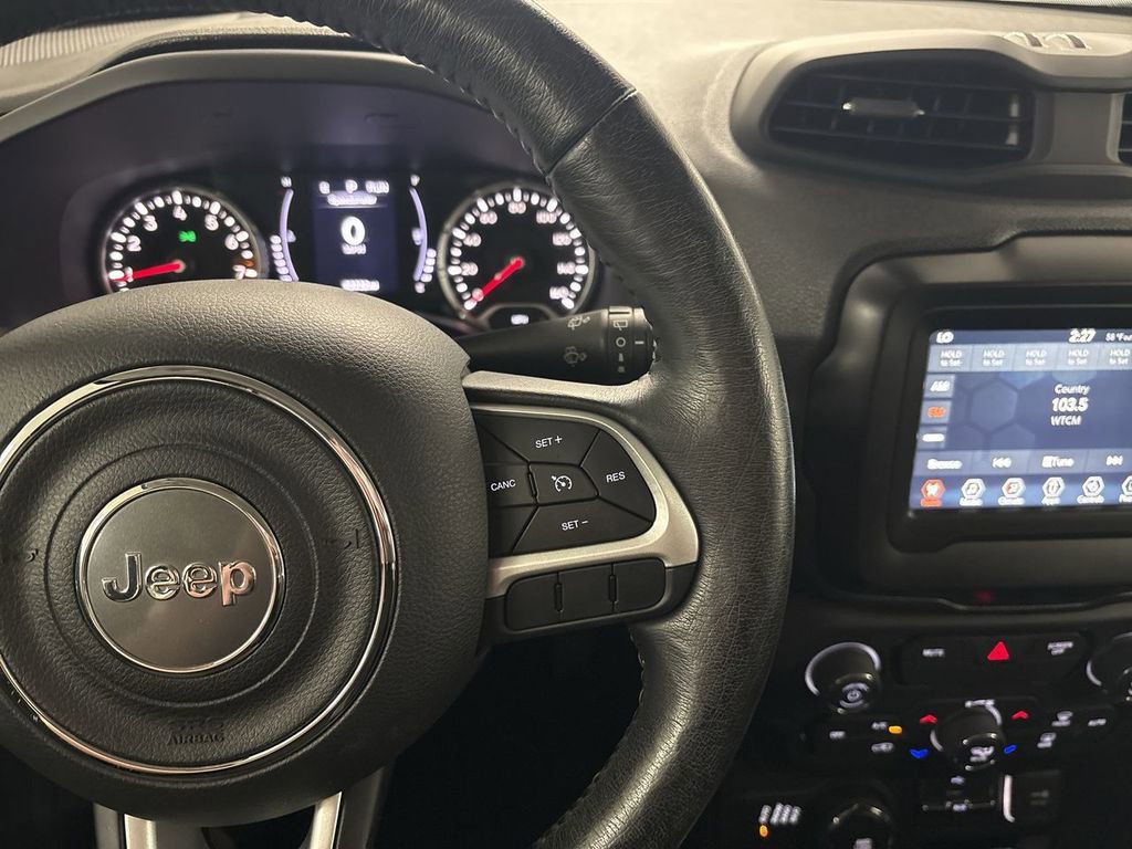 Used 2019 Jeep Renegade Latitude w/ Cold Weather Group image 46