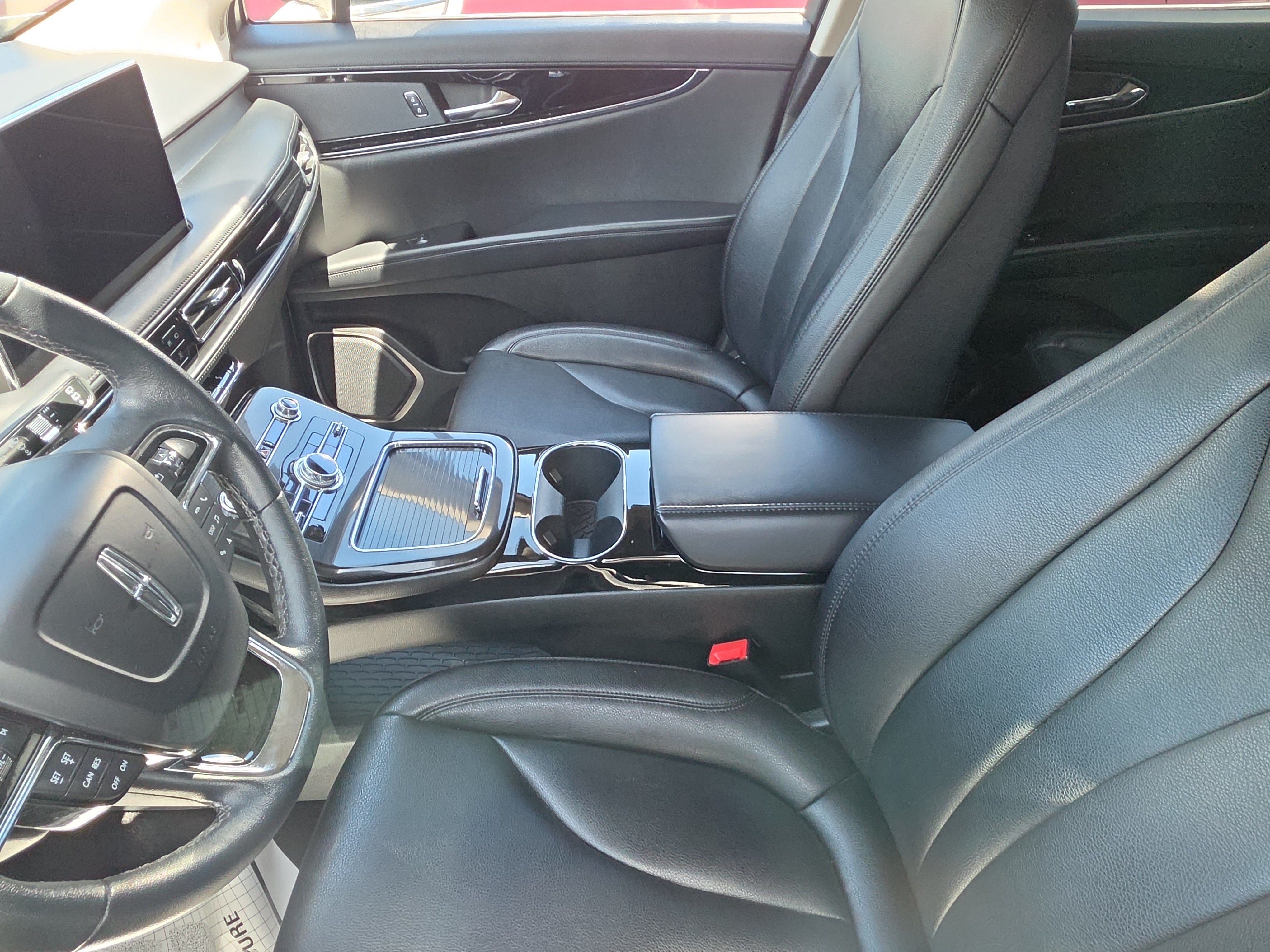 Used 2022 Lincoln Nautilus FWD image 12