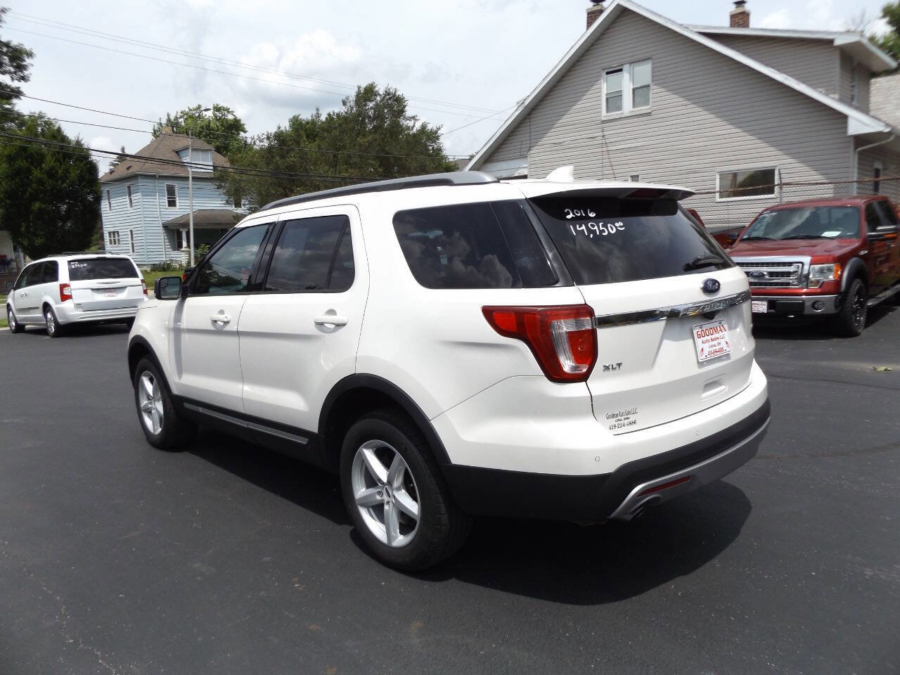 Used 2016 Ford Explorer XLT image 10