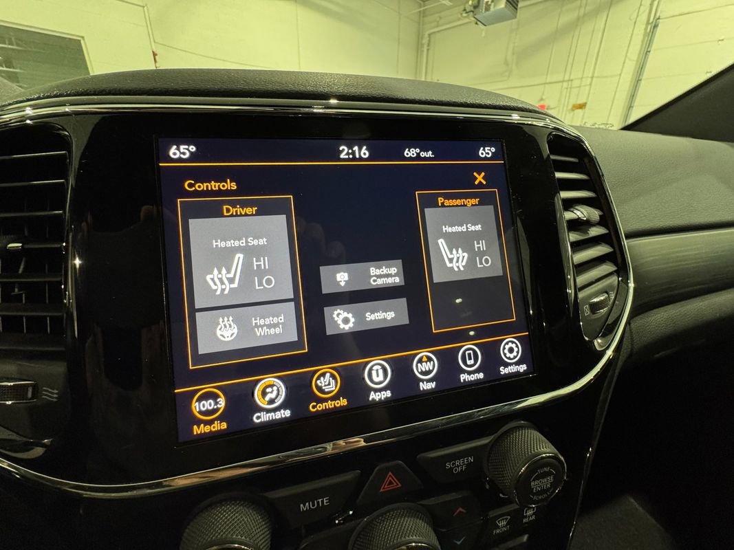 Used 2020 Jeep Grand Cherokee Altitude image 18