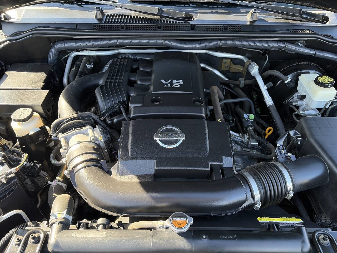 Used 2015 Nissan Frontier PRO-4X w/ Pro-4x Luxury Package AWD/4WD image 15