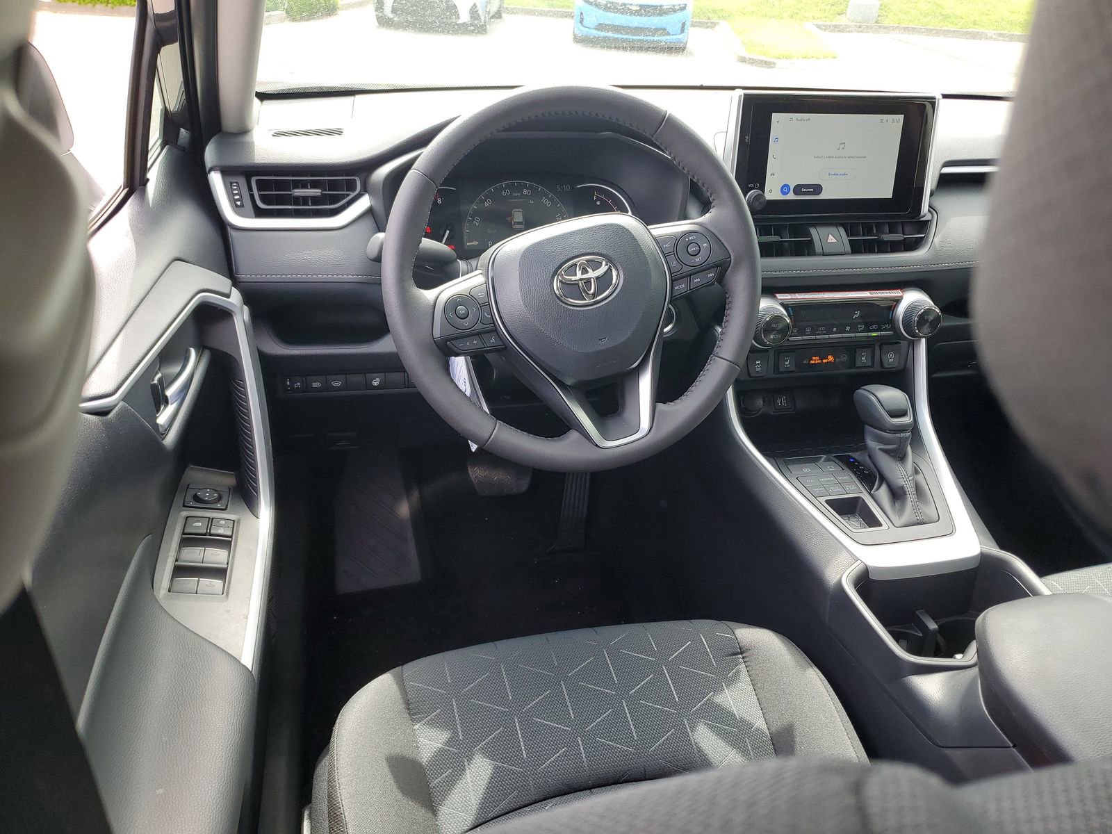 Used 2025 Toyota RAV4 XLE w/ Convenience Package AWD/4WD image 9