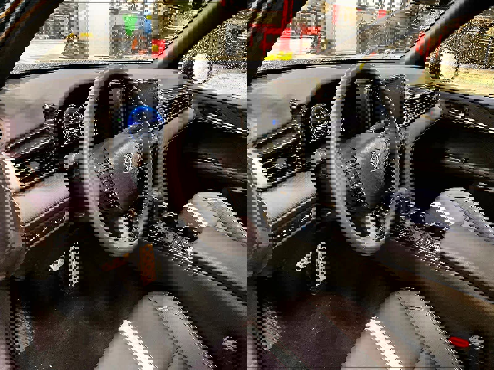 Used 2026 Toyota Camry SE image 8