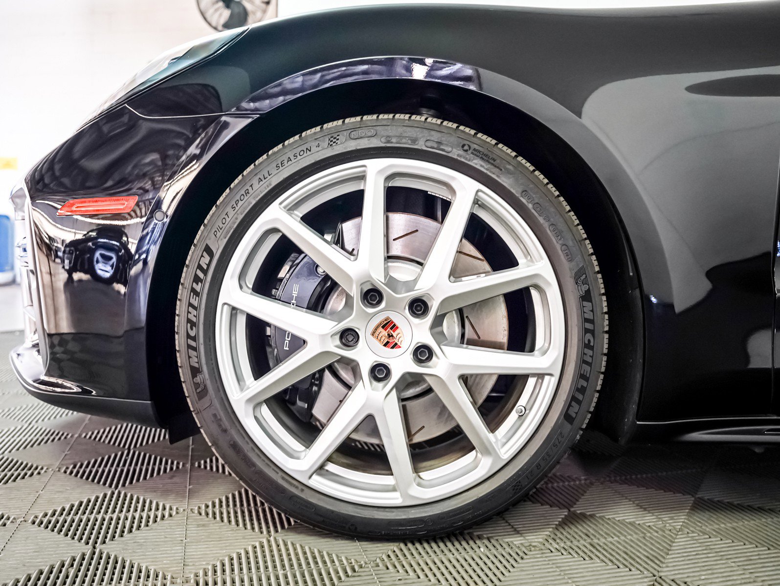 Certified 2025 Porsche Panamera 4S w/ Premium Package image 14