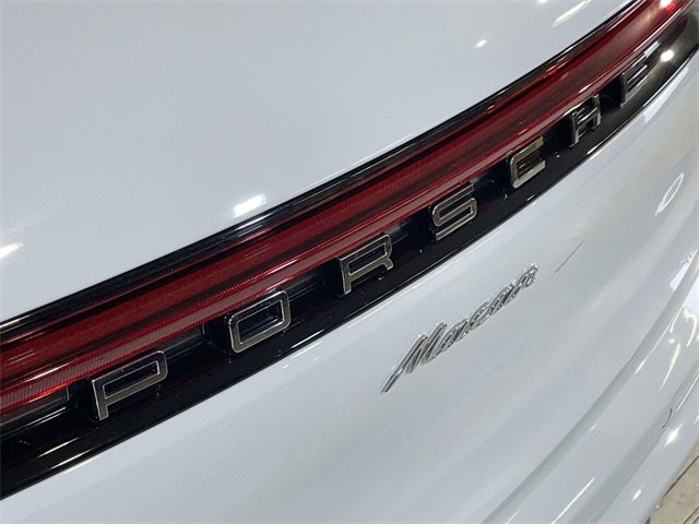 Certified 2025 Porsche Macan image 12