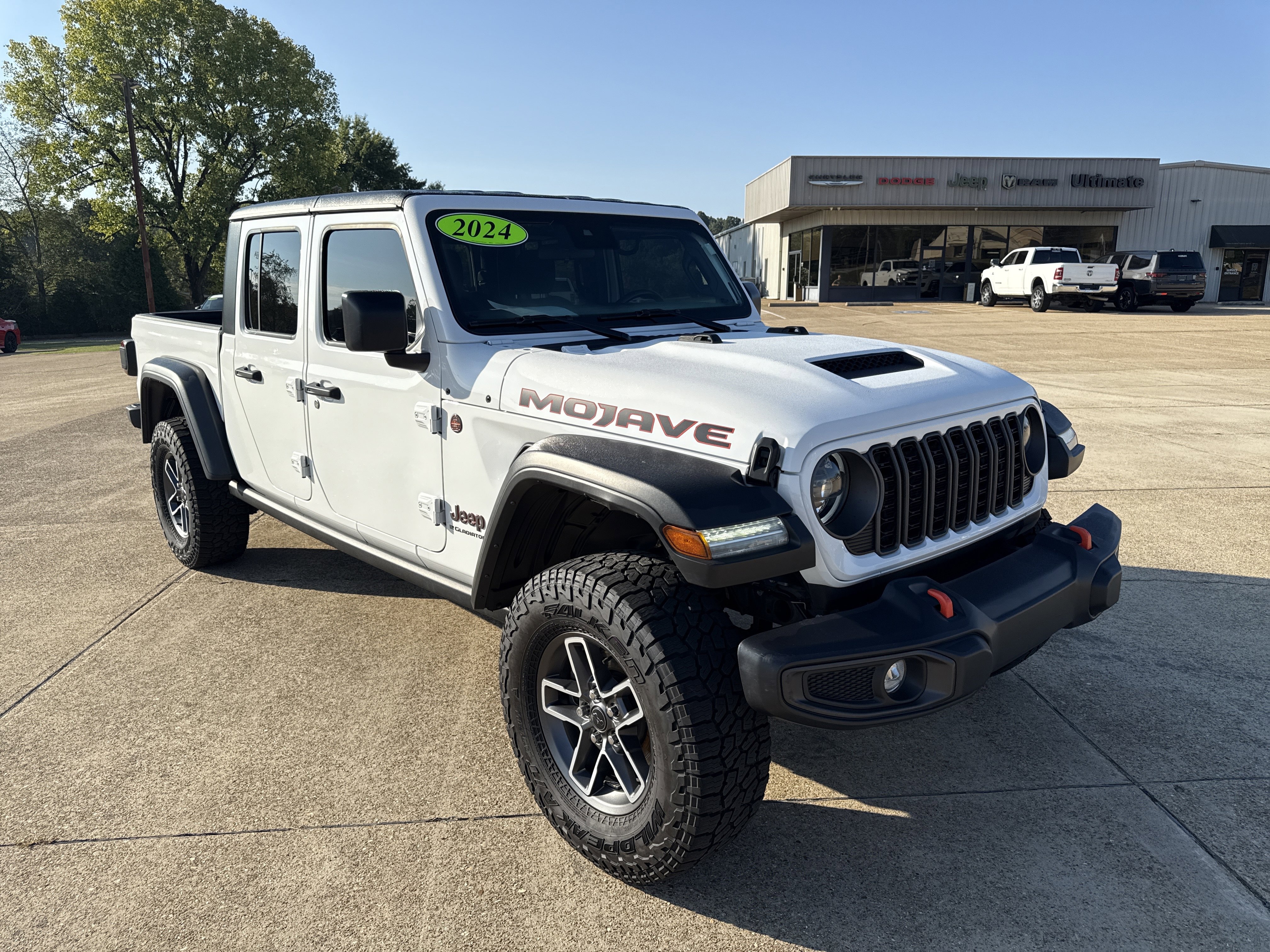 Used 2024 Jeep Gladiator Mojave w/ Safety Group image 12