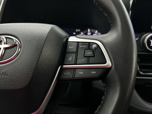 Used 2023 Toyota Highlander XLE image 41