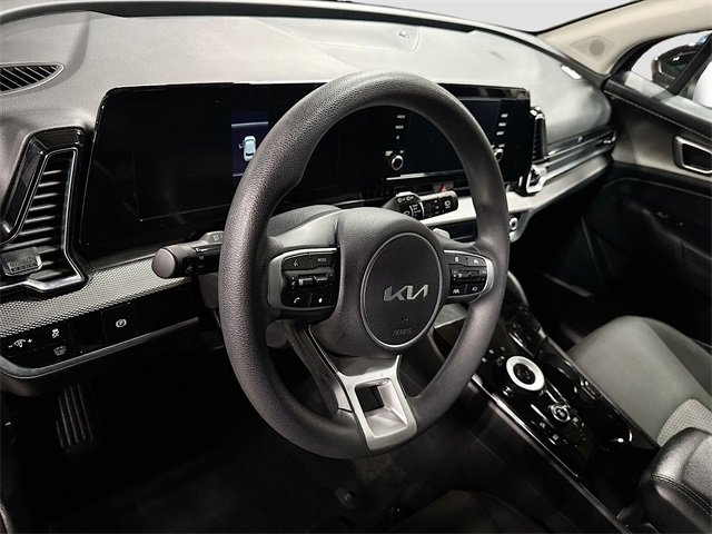 Used 2023 Kia Sportage LX image 9
