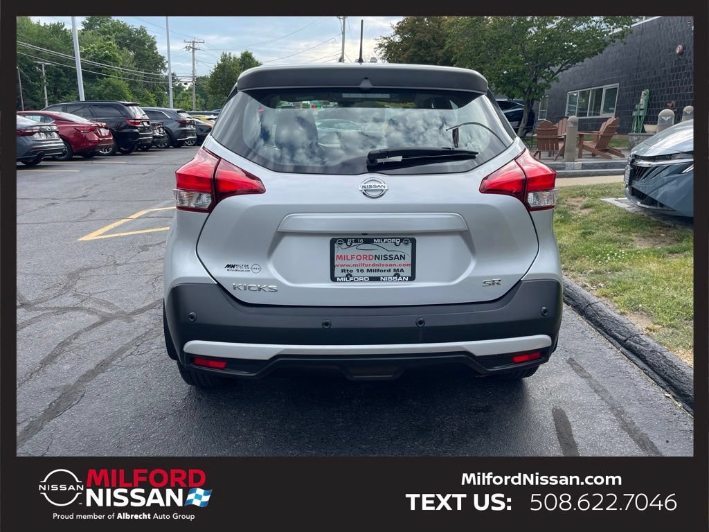 Used 2020 Nissan Kicks SR FWD image 4