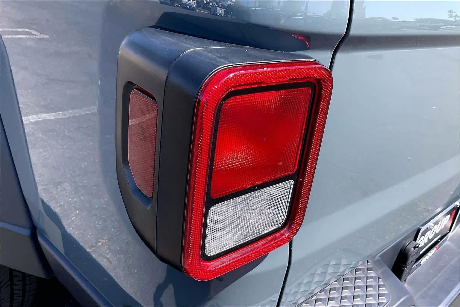 Used 2025 Jeep Gladiator Sport AWD/4WD image 27