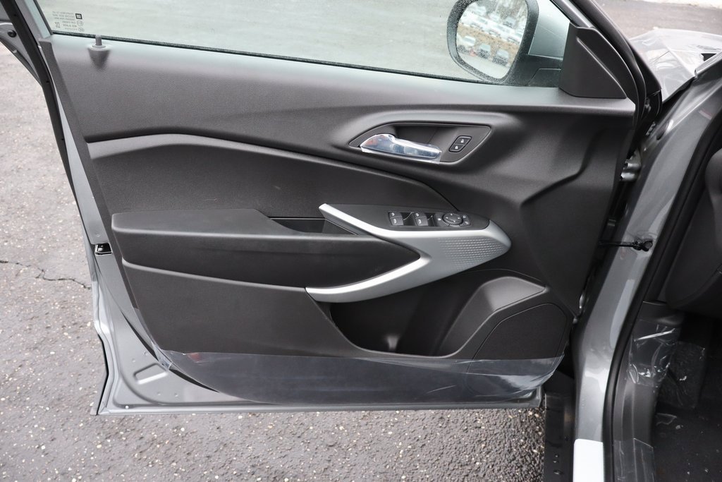 New 2026 Chevrolet Trax LS w/ LS Convenience Package image 3