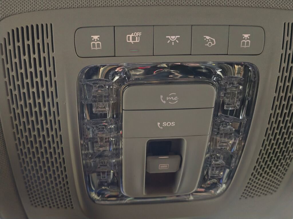 Used 2025 Mercedes-Benz GLE 350 4MATIC w/ Driver Assistance Package image 46