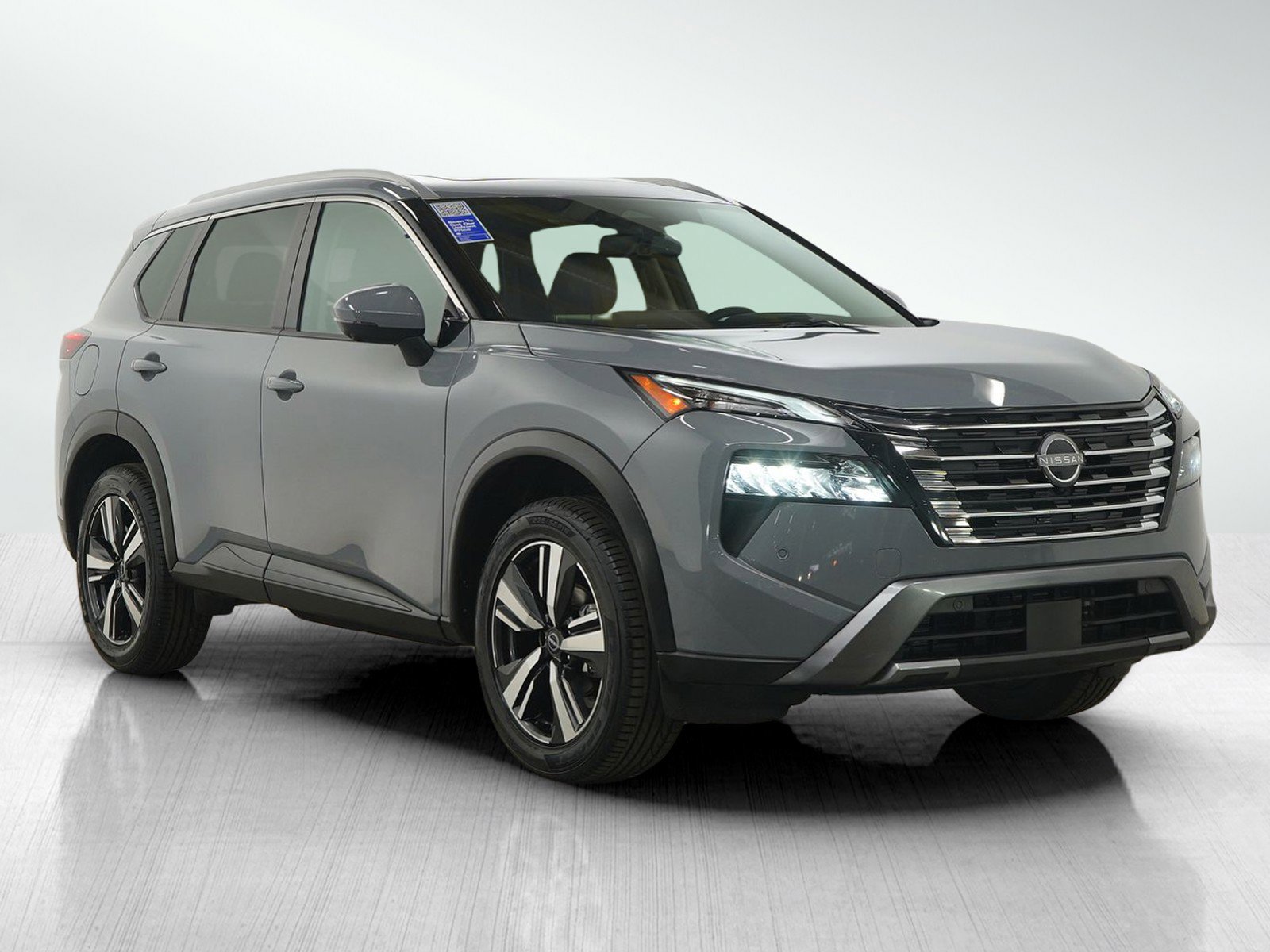 Used 2025 Nissan Rogue SL w/ SL Premium Package image 7