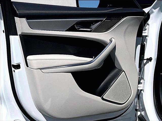 Used 2025 Jaguar F-PACE R-Dynamic S image 17