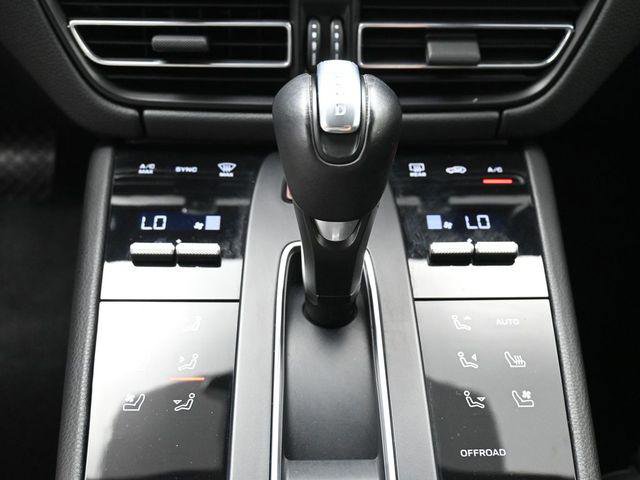 Used 2023 Porsche Macan GTS image 28