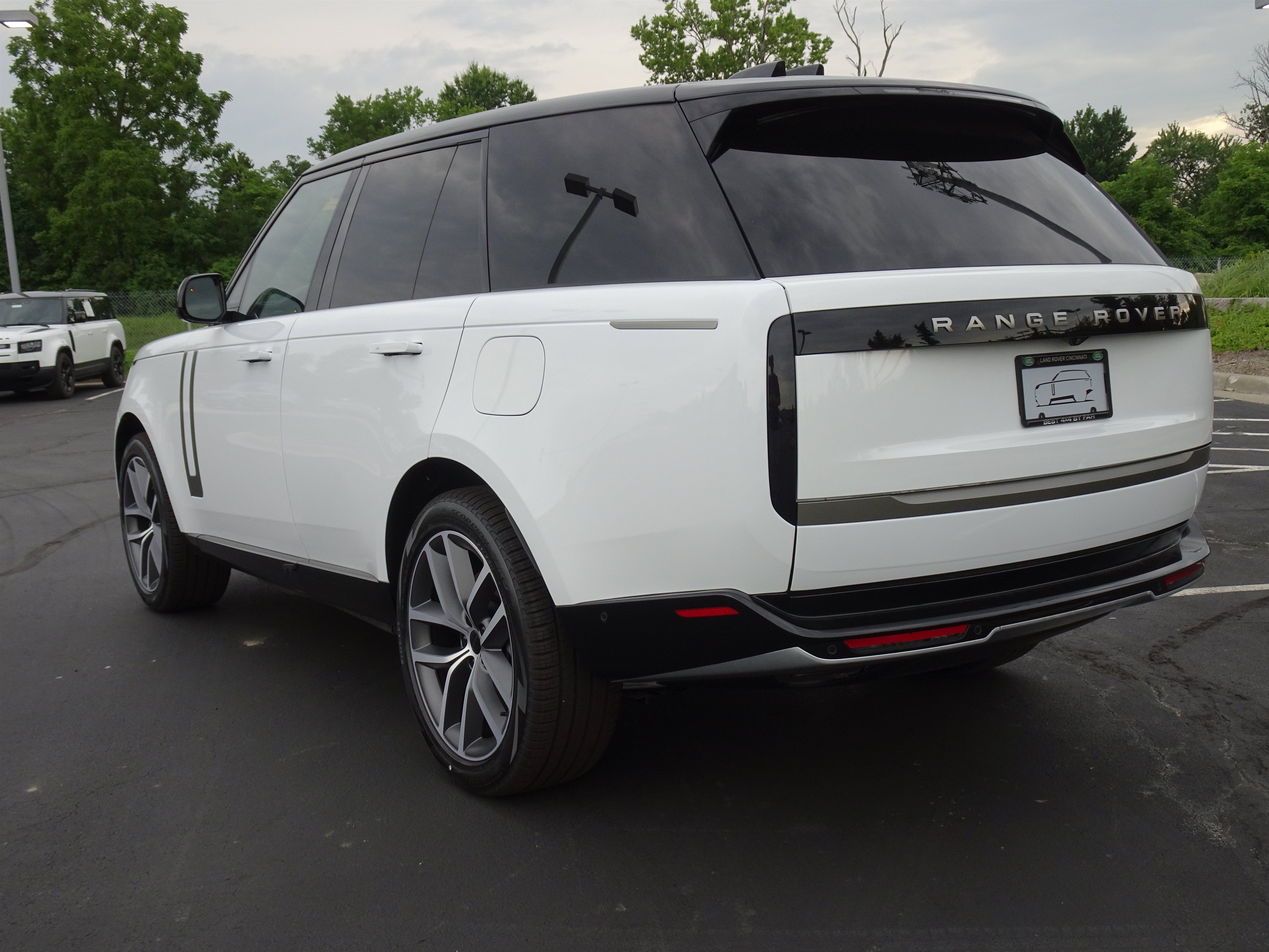 New 2026 Land Rover Range Rover SE AWD/4WD image 8