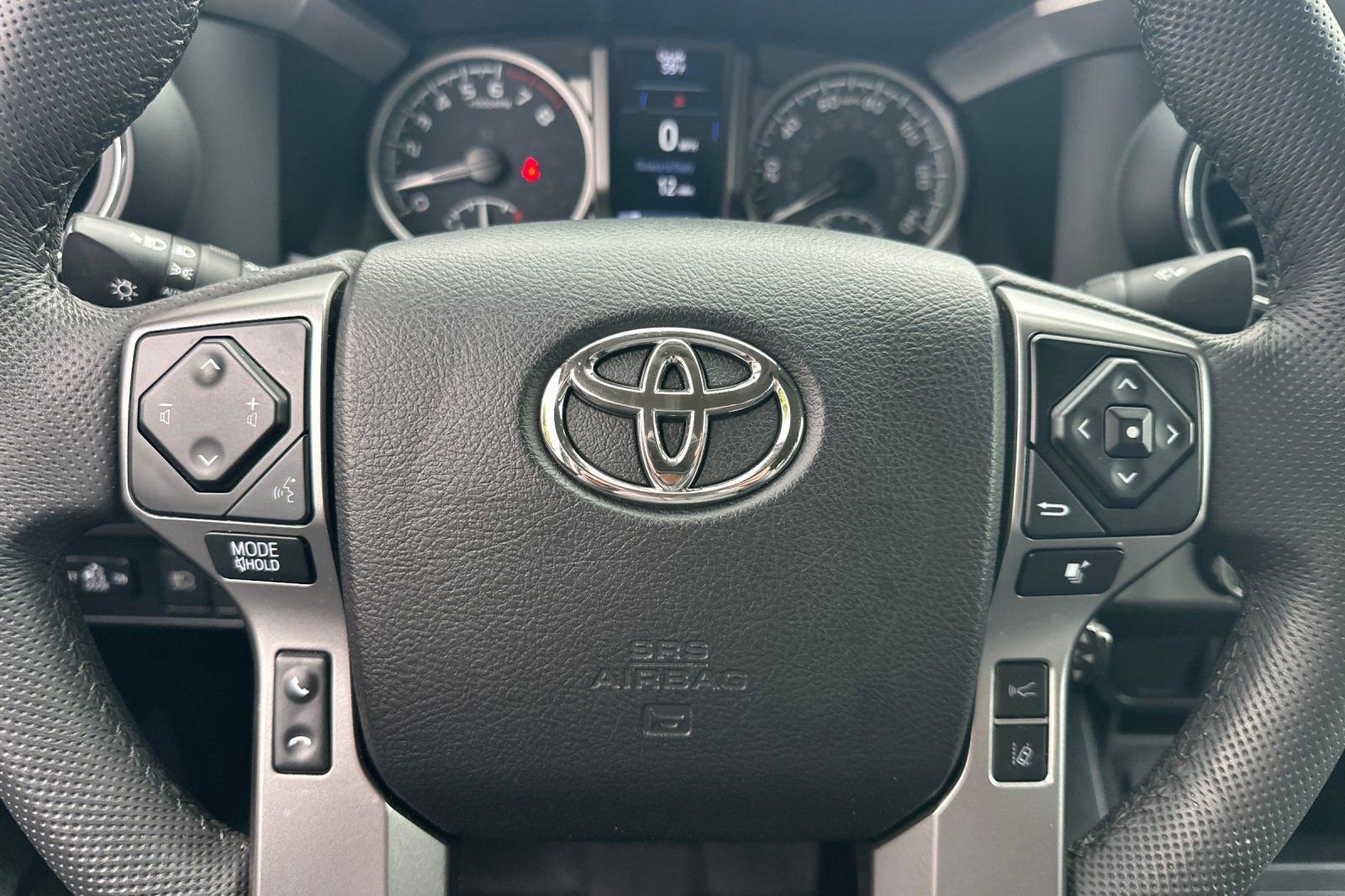 Used 2021 Toyota Tacoma SR5 AWD/4WD image 18