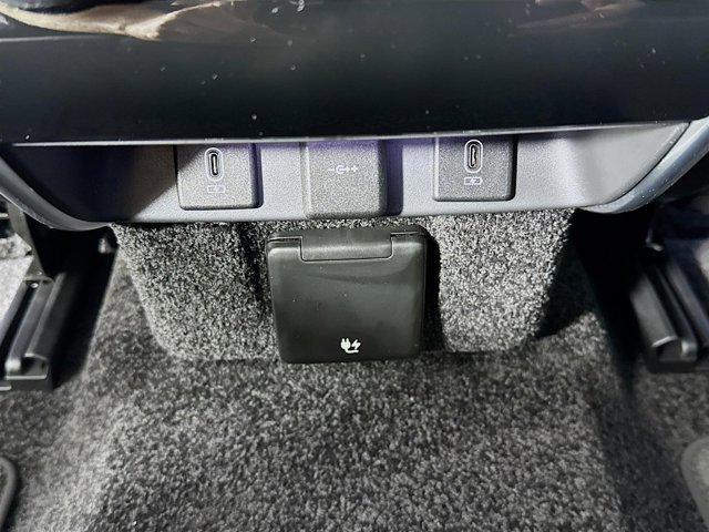 New 2026 Land Rover Range Rover SE image 28