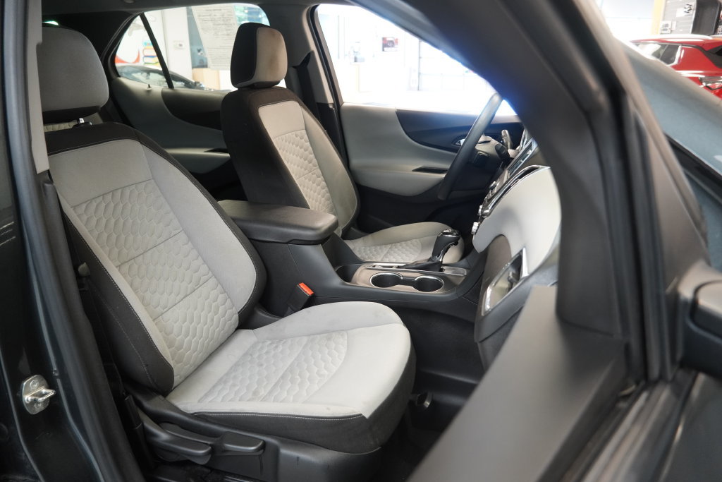 Used 2019 Chevrolet Equinox LS FWD image 35