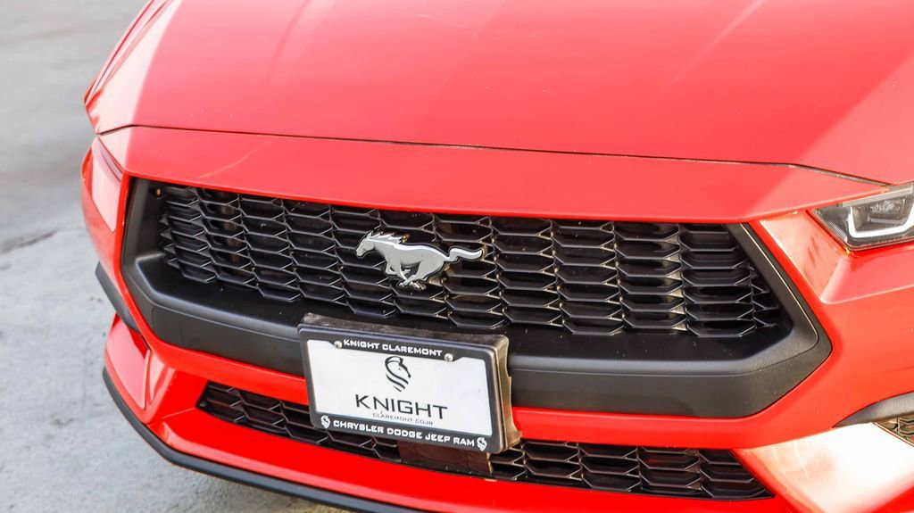 Used 2024 Ford Mustang Convertible RWD image 6