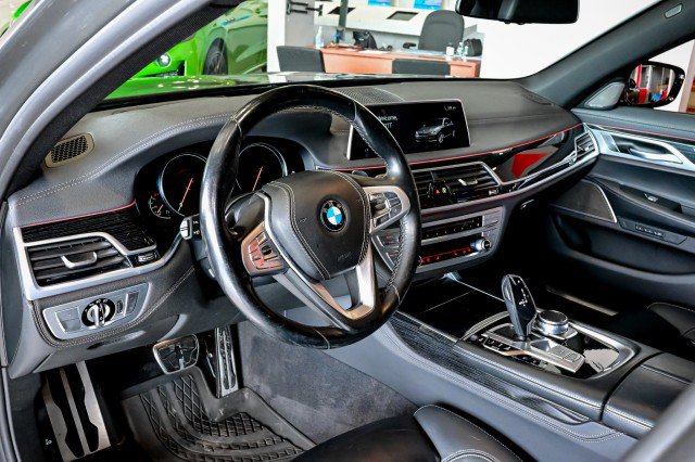 Used 2019 BMW 750i xDrive w/ M Sport Package AWD/4WD image 14