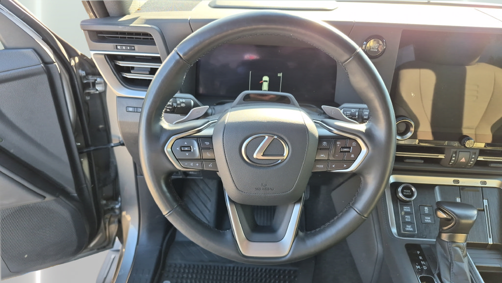Used 2024 Lexus GX 550 AWD/4WD image 12