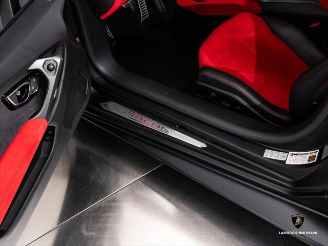 Used 2015 Lamborghini Huracan LP 610-4 AWD/4WD image 24