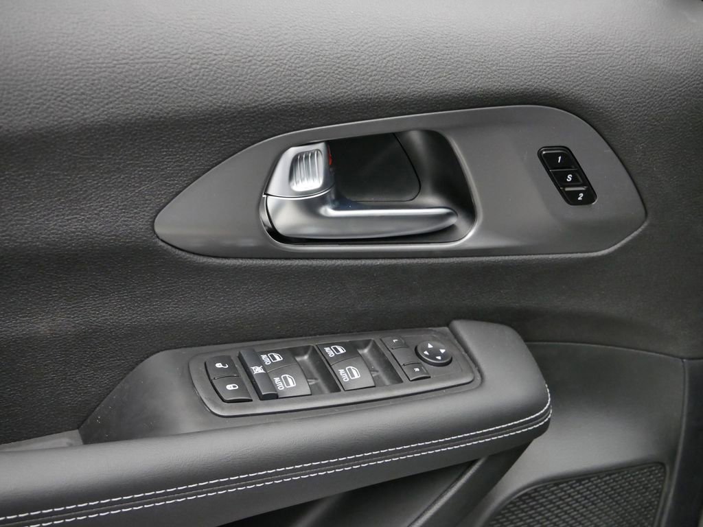 New 2026 Chrysler Pacifica Select AWD/4WD image 20