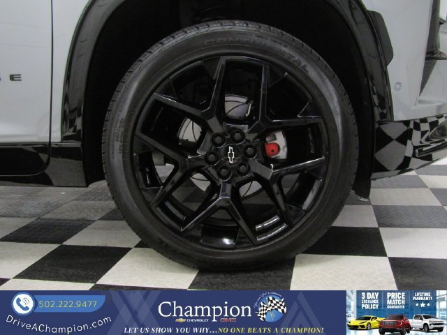 Used 2024 Chevrolet Traverse RS AWD/4WD image 3